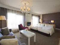 Clayton Bay Hotel Hotels in Kure
