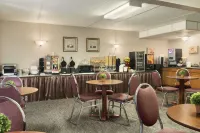 Travelodge by Wyndham Edmonton South - breakfast