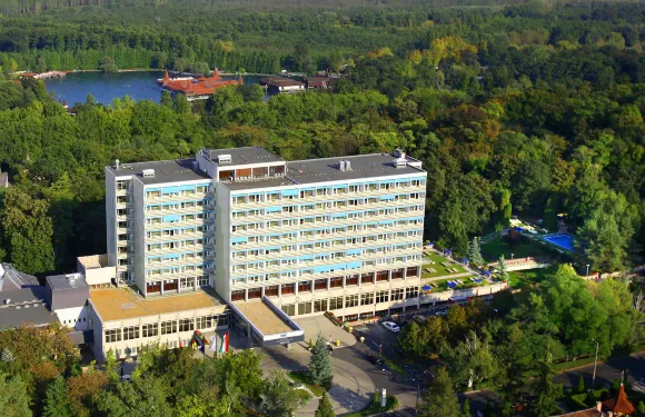 恩薩納温泉赫威茲酒店