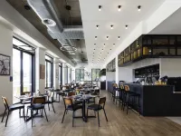 Mantra MacArthur Hotel Hotels in Уотсон