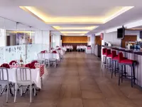 美爵索羅巴魯飯店 - 早餐