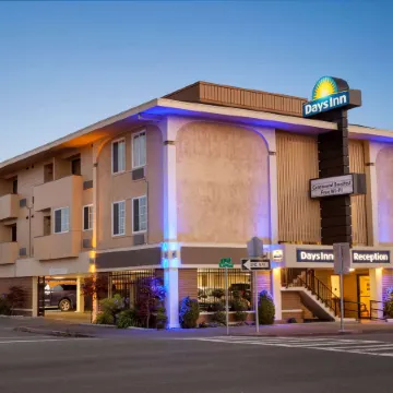 Days Inn by Wyndham Eureka CA