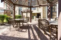Drury Plaza Hotel San Antonio Airport Các khách sạn gần Trung tâm thương mại North Star