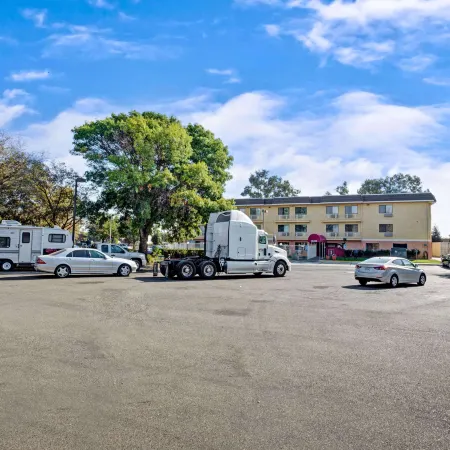 Days Inn by Wyndham Woodland