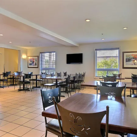 Super 8 by Wyndham Trois-Rivieres
