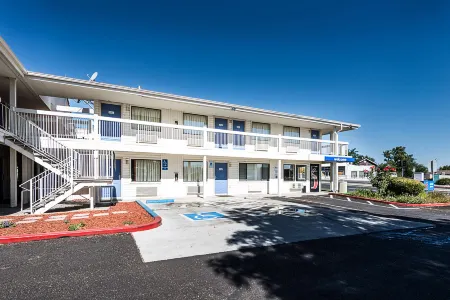 Motel 6 Sparks, NV - Airport - Sparks Отели в г. Спаркс