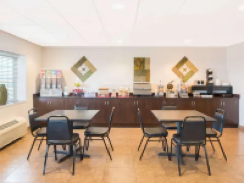 マイクロテル イン & スイーツ バイ ウィンダム クインシー ダウンタウン/リバー エリア クインシーのホテル