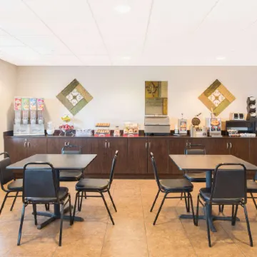 Microtel Inn & Suites by Wyndham Quincy Downtown/River Area