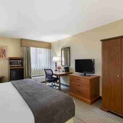 Best Western Plus the Charles Hotel Rooms