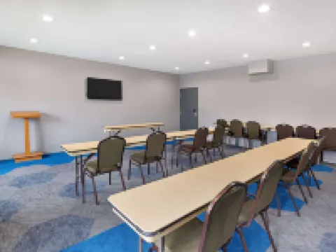Microtel Inn & Suites by Wyndham Manchester Hotels in Coffee County