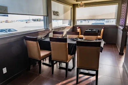 Skky Hotel Отели в г. Юкон