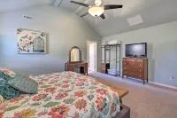 Northwest Arkansas Home Near Bentonville & Trails! - Homestays