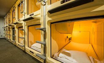 Capsule Hotel the Inn