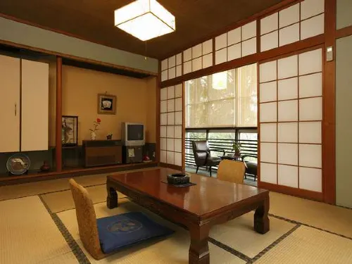 Kikuya Ryokan - Mountain view