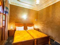 Itrane Room at Riad Soleil du Monde Hotels near berber Sahara Organiser des voyage 4x4 Bivouac