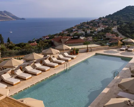 โรงแรมราดิสันบลู กาส โรงแรมในคาช