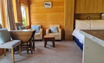 Remarkable 1-Bed Cabin in Hythe