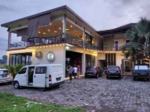 Oemah Djari Hotel Syariah Hotels in Sidorejo