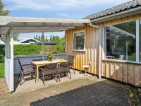 "Henric" - 500m from the Sea Hotels in Strøby