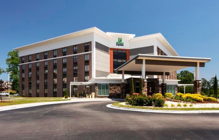 Holiday Inn Express ROCKY MOUNT – SPORTS CENTER by IHG