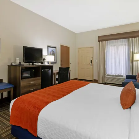 Best Western Colonial Inn