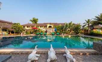 Park & Pool Resort - Housity