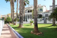 Casa Del Ancla, Attractive House Near the Sea Hotels near La Mata Beach