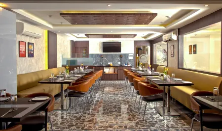 The Onyx Hotel Отели в г. Серайкела Харсаван