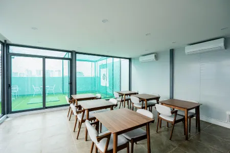 Flesta Nui Truc Отели рядом с достопримечательностью «Тай»