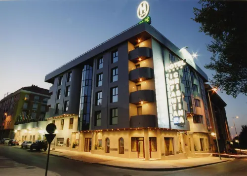 Infanta Cristina Hotels in Jaen