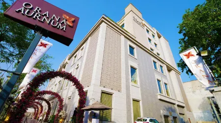 Orana Aurnum Отели рядом с достопримечательностью «NIMS Institute»
