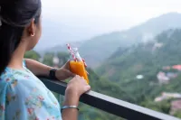 The Oasis Mussoorie - A Member of Radisson Individuals - Bergblick