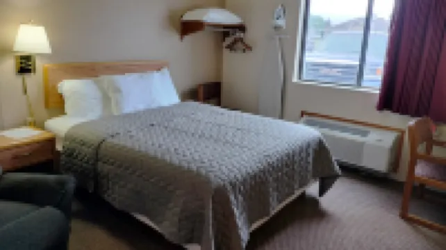 Magnuson Hotel Ironwood