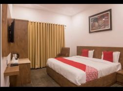 Orchard Hotel / Restaurant