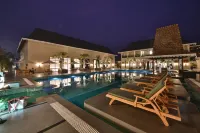 MAIRA RESORT AND CONVENTION CENTER - Pool