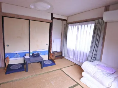 Aikawa Inn Hotels near Manpukuji Temple