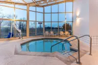 La Quinta Inn & Suites by Wyndham Chicago Gurnee - Hot Tub
