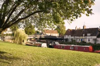 Herongate Apartments Hotels in Hungerford