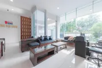 Reddoorz Near Kiara Artha Park Hotels in Kiaracondong