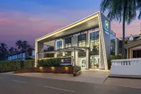Hyatt Place Goa Candolim - bar