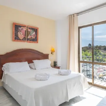 Apartamentos Playamaro