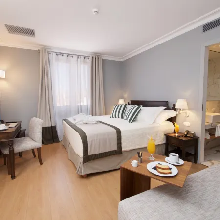 Aenos Hotel