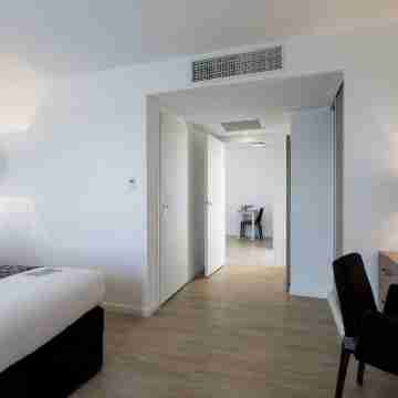 Tulip Inn Massy Palaiseau Residence Rooms
