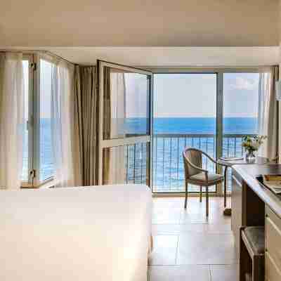The Diplomat Hotel Rooms