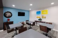 柴爾德斯堡温德姆戴斯酒店 - 早餐
