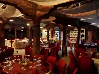 Oscar Hotel by Atlas Studios - bar