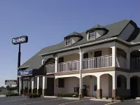 Travelodge Inn & Suites by Wyndham Norman Hotel a 