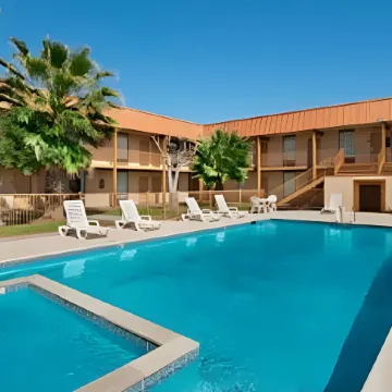 Days Inn by Wyndham Burleson Ft. Worth