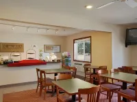 Super 8 by Wyndham Mt. Pleasant - Bữa sáng
