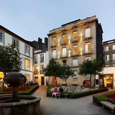 Hotel Montes Отели рядом с достопримечательностью «Дворец Фонсека»